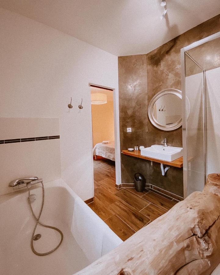Auberge De La Foret Bonifatu Калензана Екстериор снимка